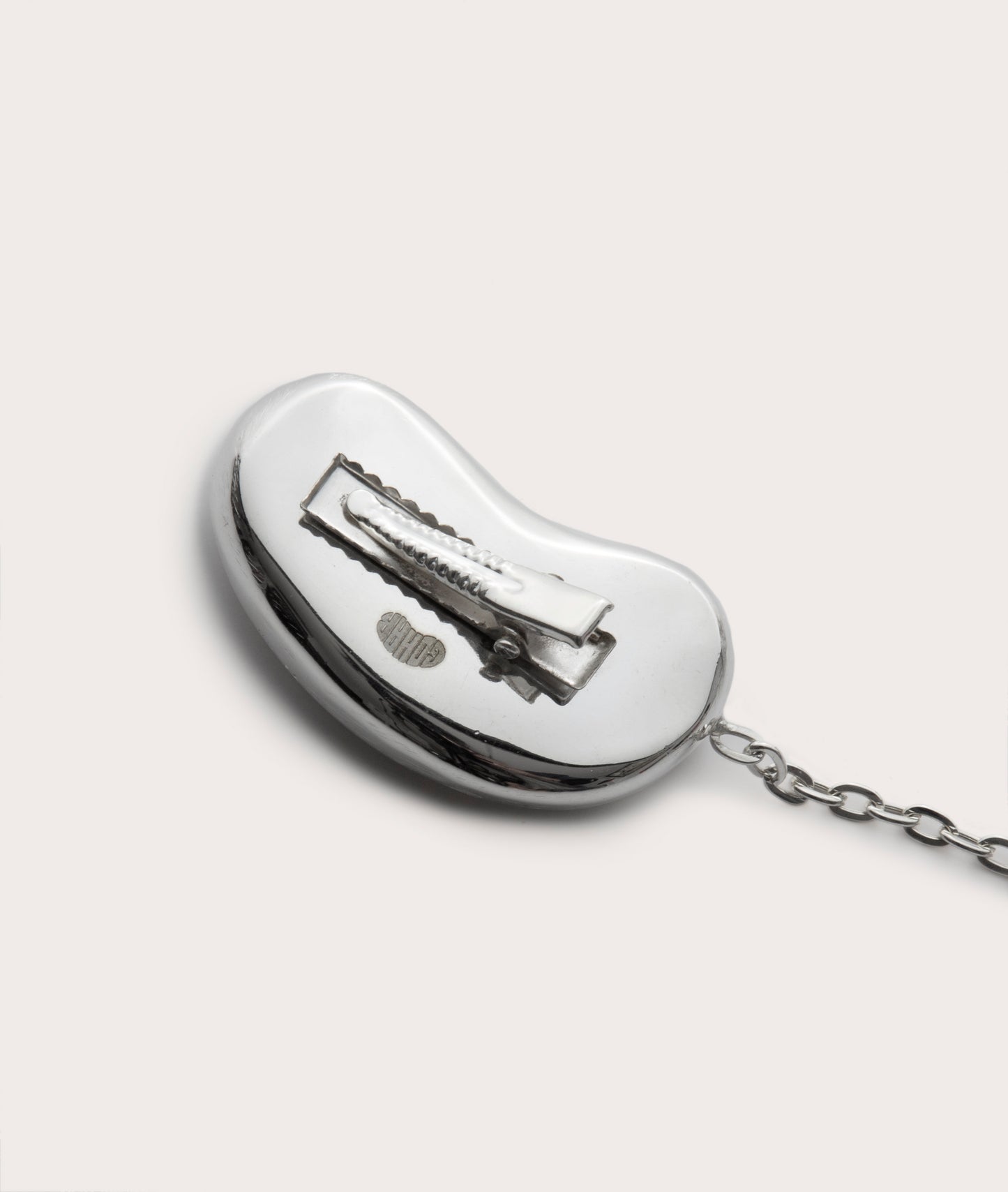 Bib Chain, Bean