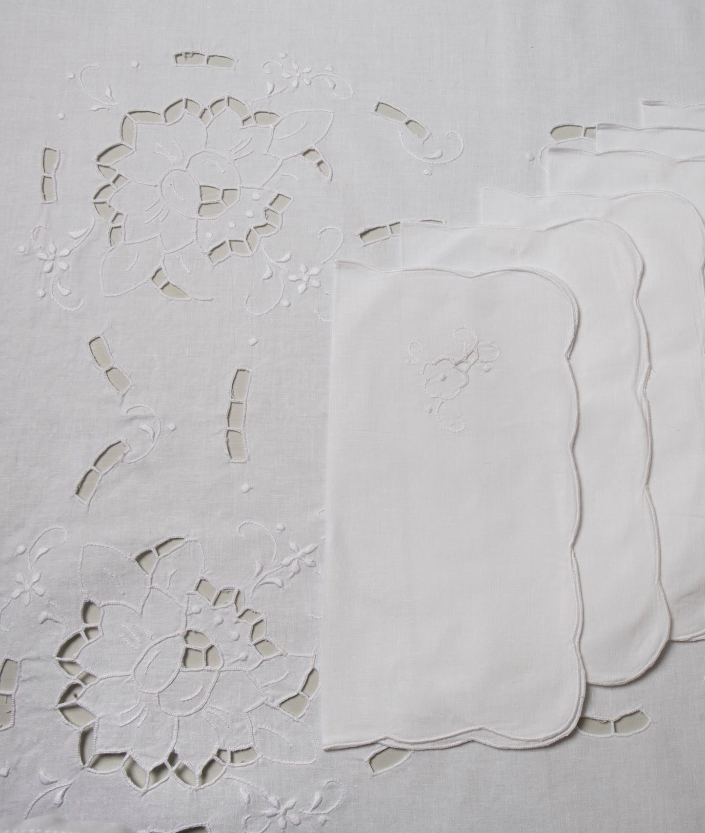 Embroidered Lace Tablecloth with Six Napkins, Rose