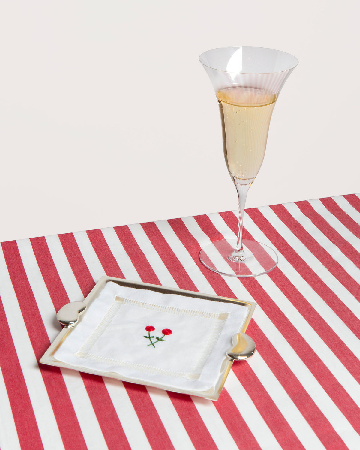 Calla Champagne Flute, Gohar World – alternate view
