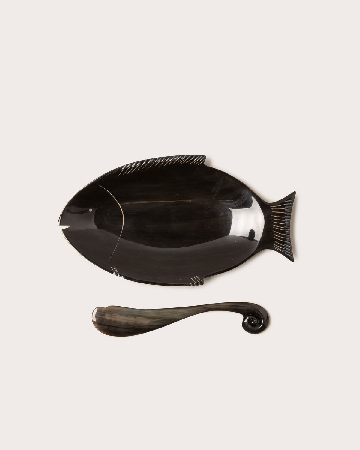 Butter Dish and Knife Duet, Horn