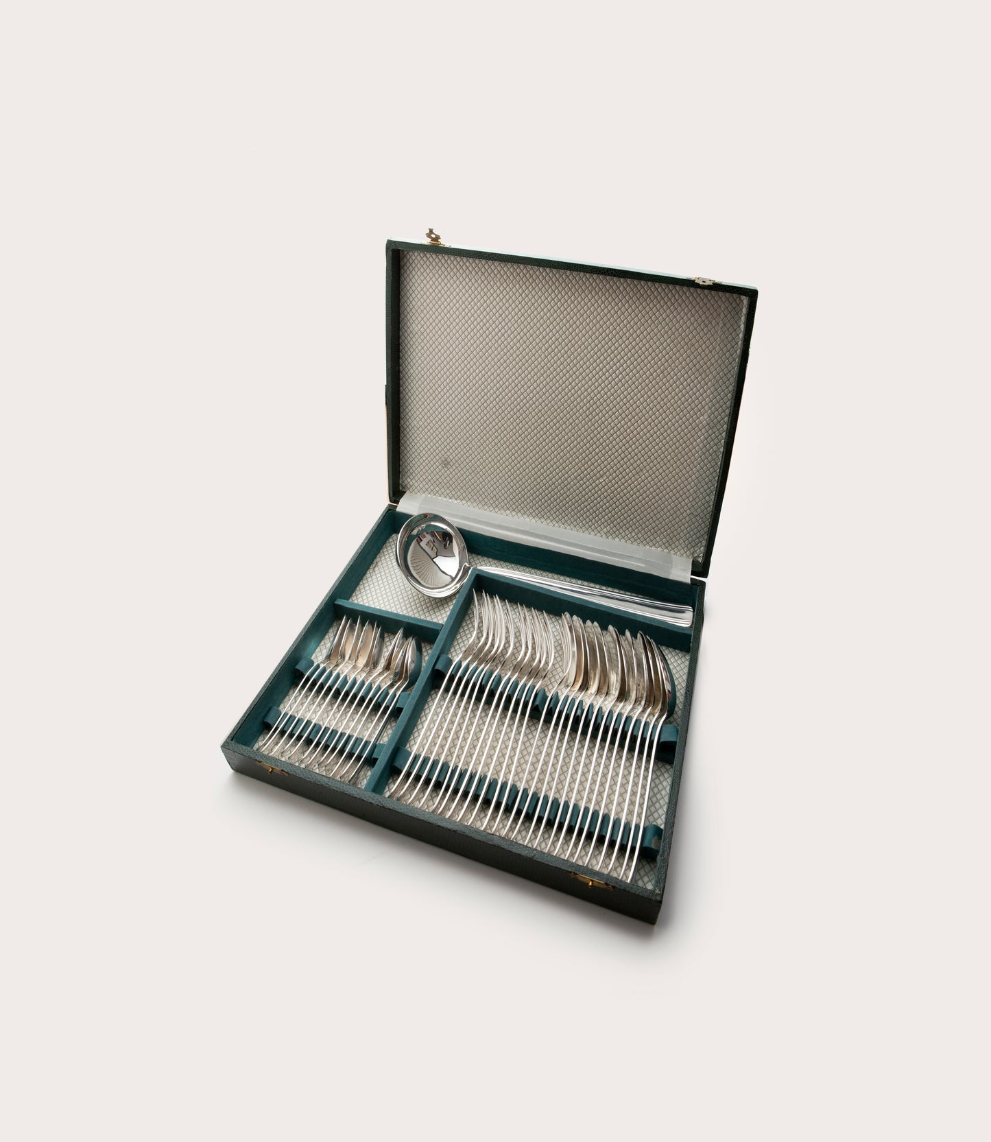 Iconic Cutlery, 37 Piece Set
