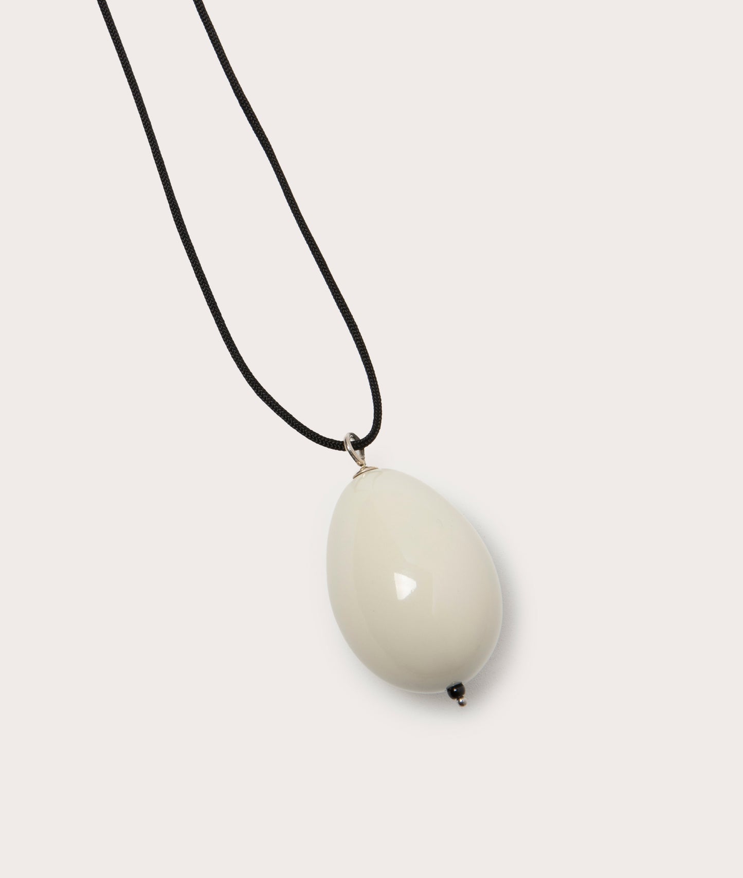 Host Pendant, Egg