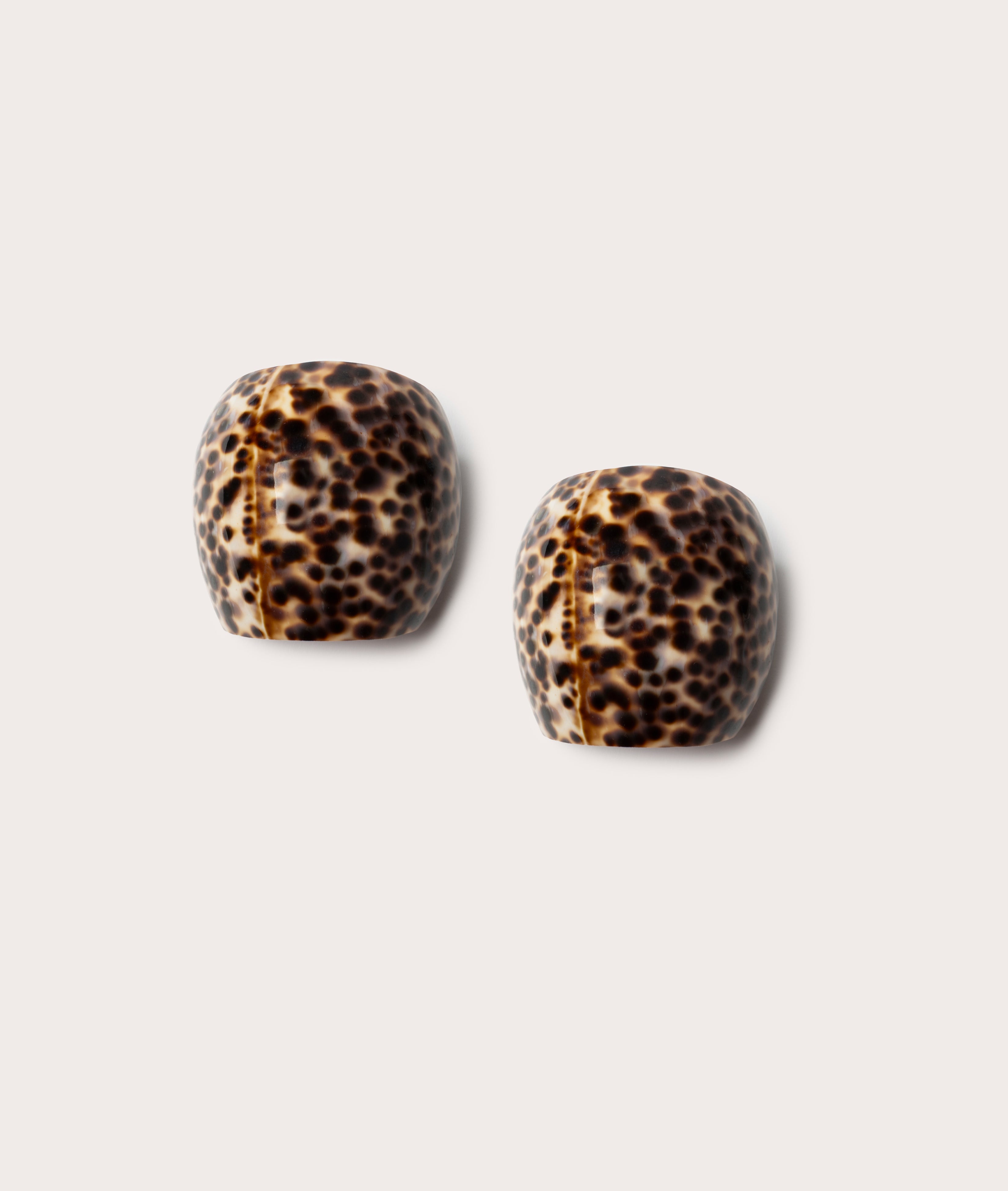 GOHAR WORLD Cowrie Shell Napkin Ring