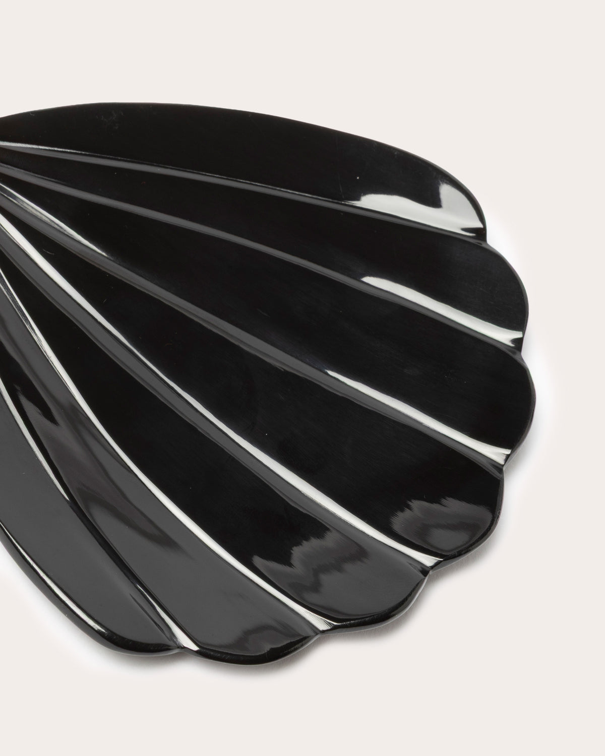 Shell Six Piece Dish & Spoon Set, Horn