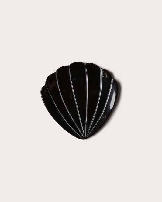Clam Dish, Horn