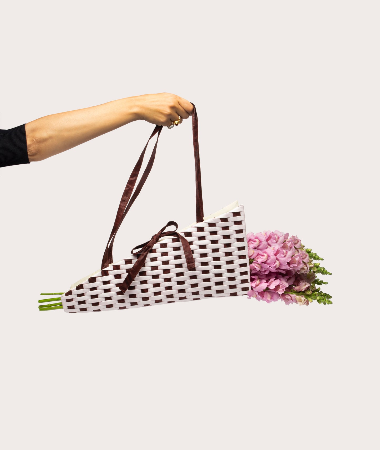 Over-the-Shoulder Flower Bag, Gohar World & Super Yaya