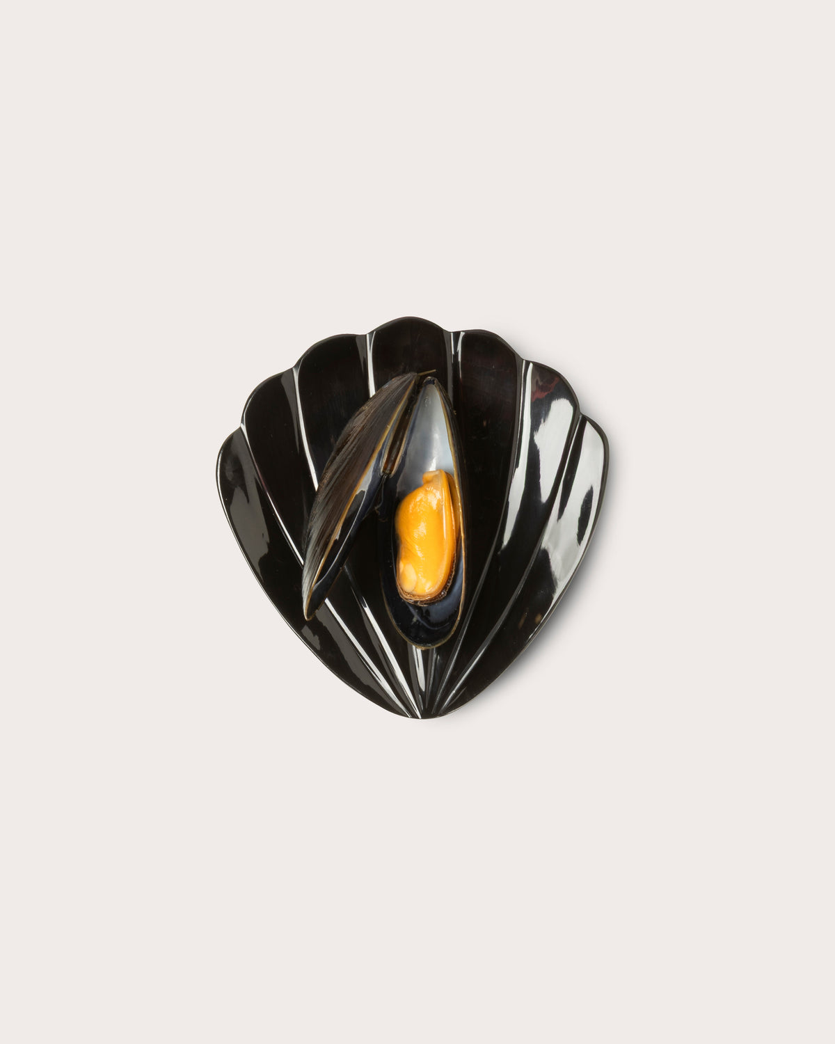 Horn Clam Dish, Gohar World – alternate view