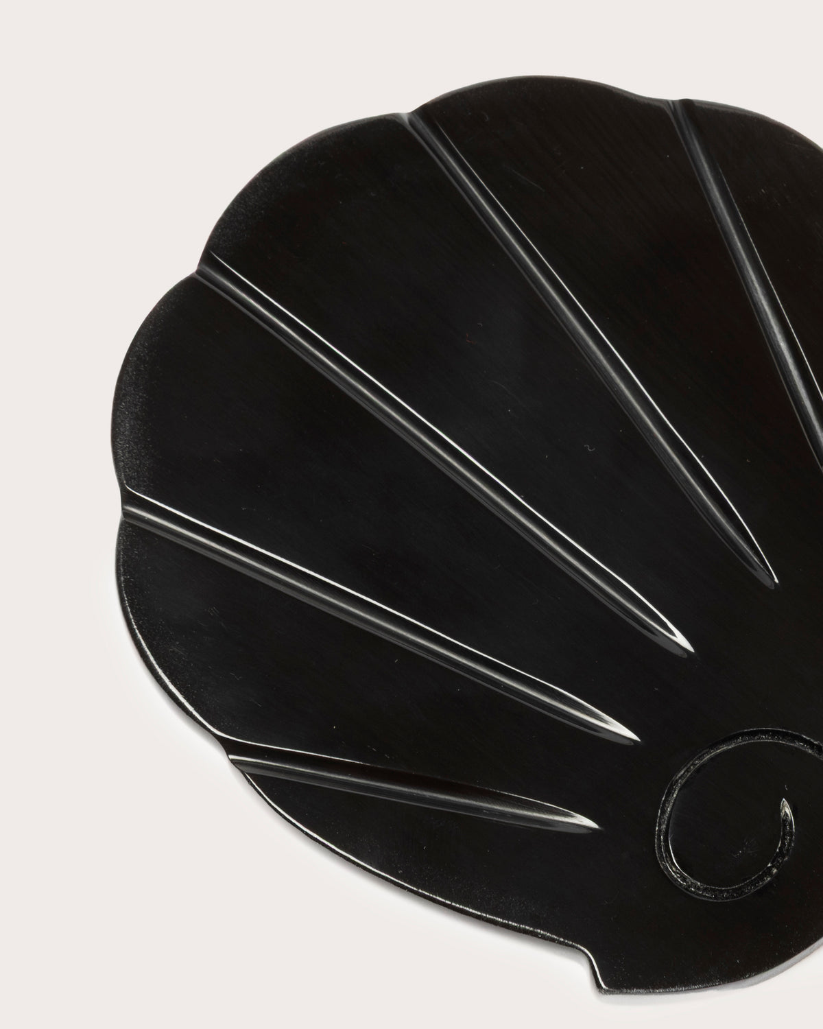 Scalloped Coaster Quartet, Horn