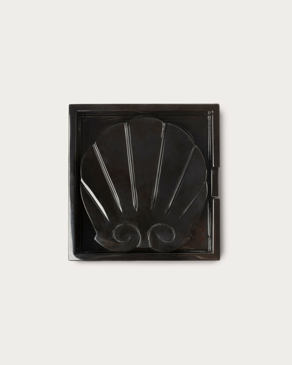 Scalloped Coaster Quartet, Horn