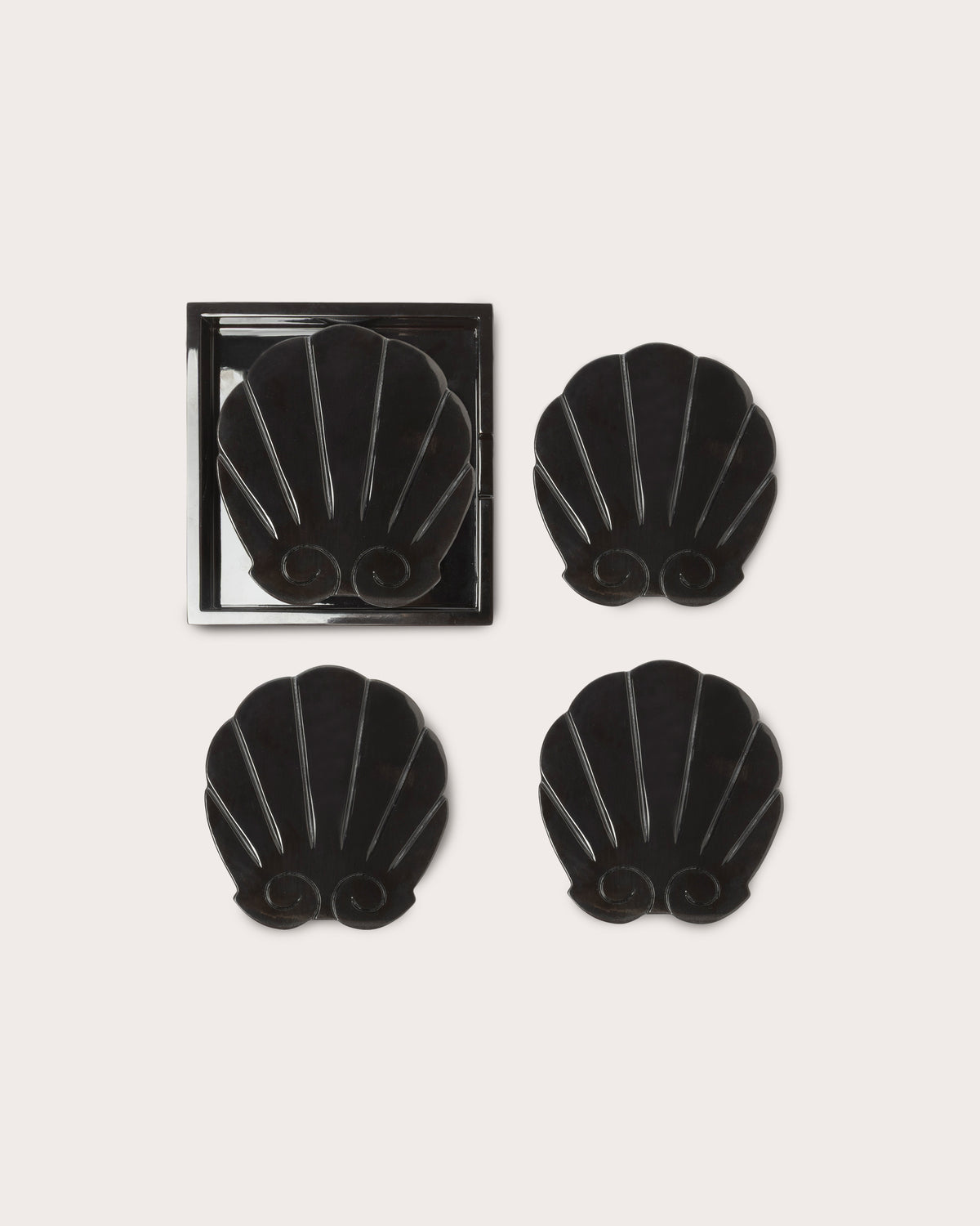 Horn Scalloped Coasters with Tray, Set of Four, Gohar World