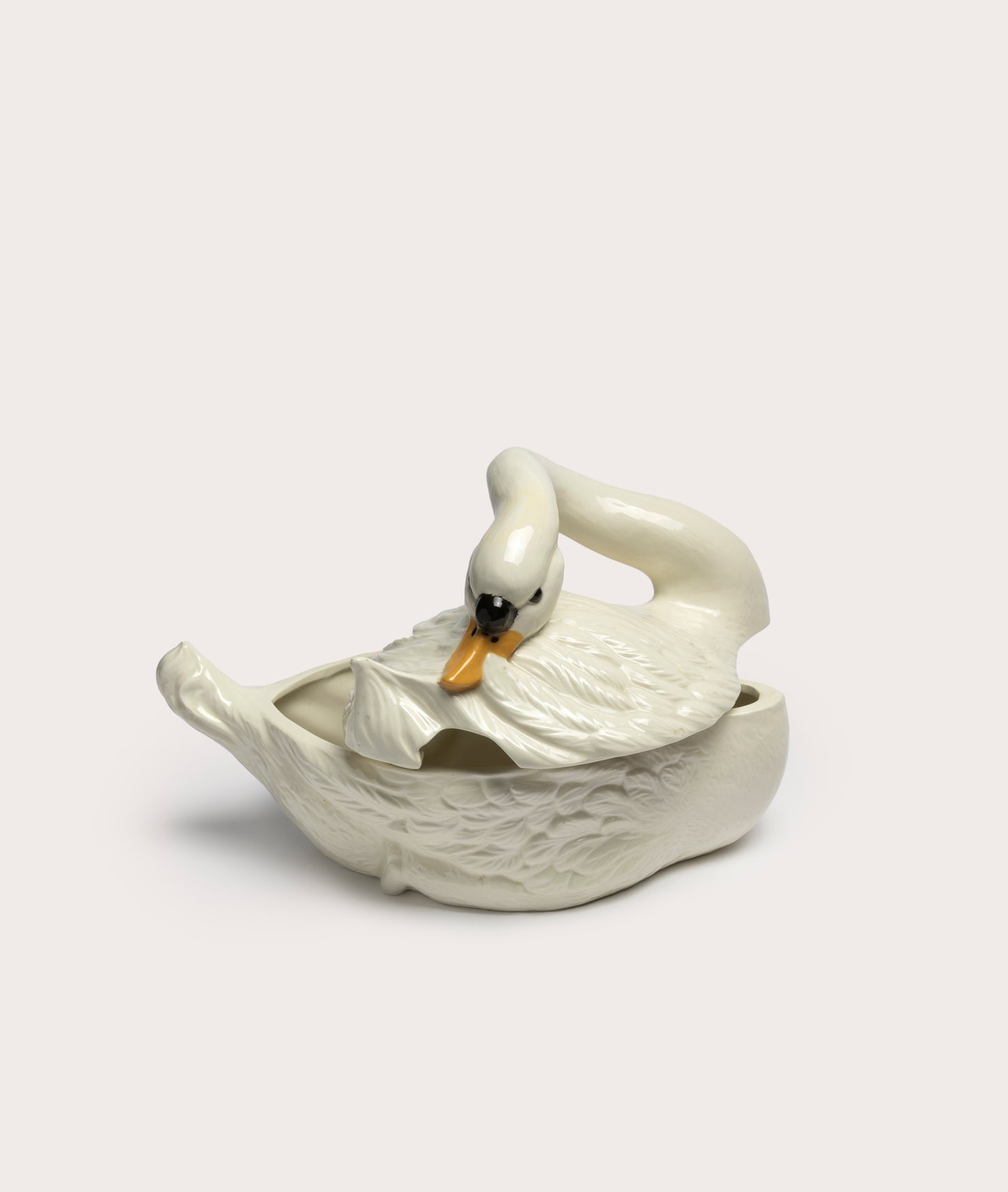 Swan Tureen, Luce